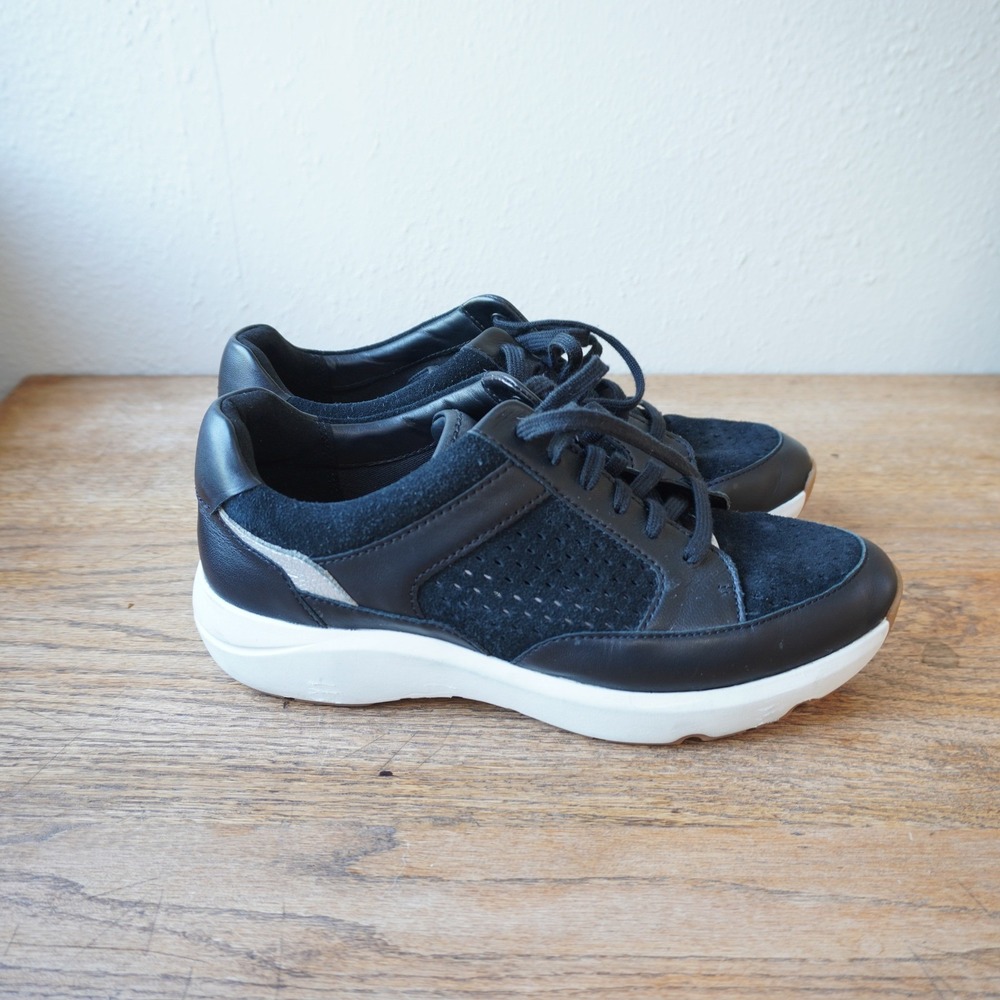 Clarks Women's 10 Wide Tivoli Tie Black Leather Suede Sneakers Casual Comfort